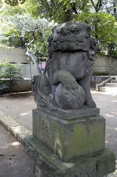 狛犬・右狛犬写真